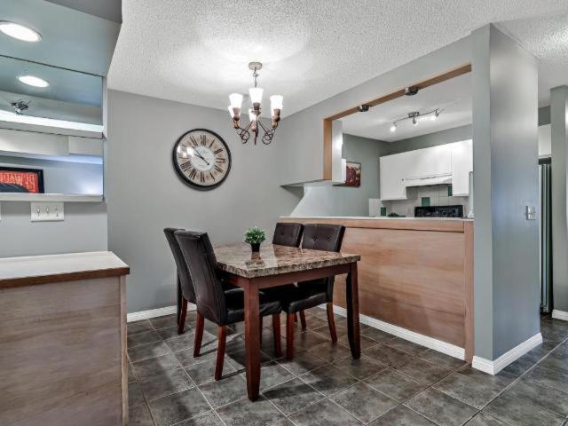 New! Cozy Rocky Mountain Chalet Managed By Little Sister Getaways Canmore Esterno foto