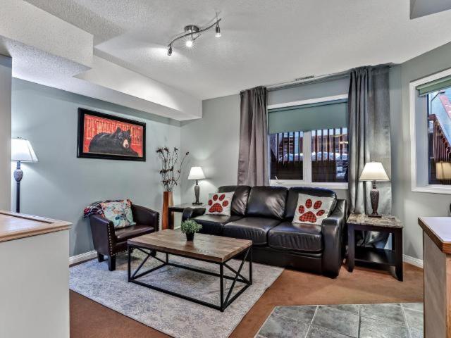 New! Cozy Rocky Mountain Chalet Managed By Little Sister Getaways Canmore Esterno foto